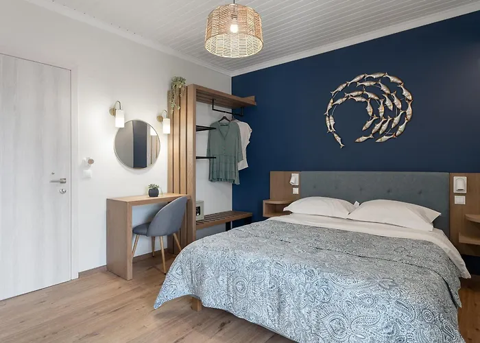 Captain\'S Seafront Apartments