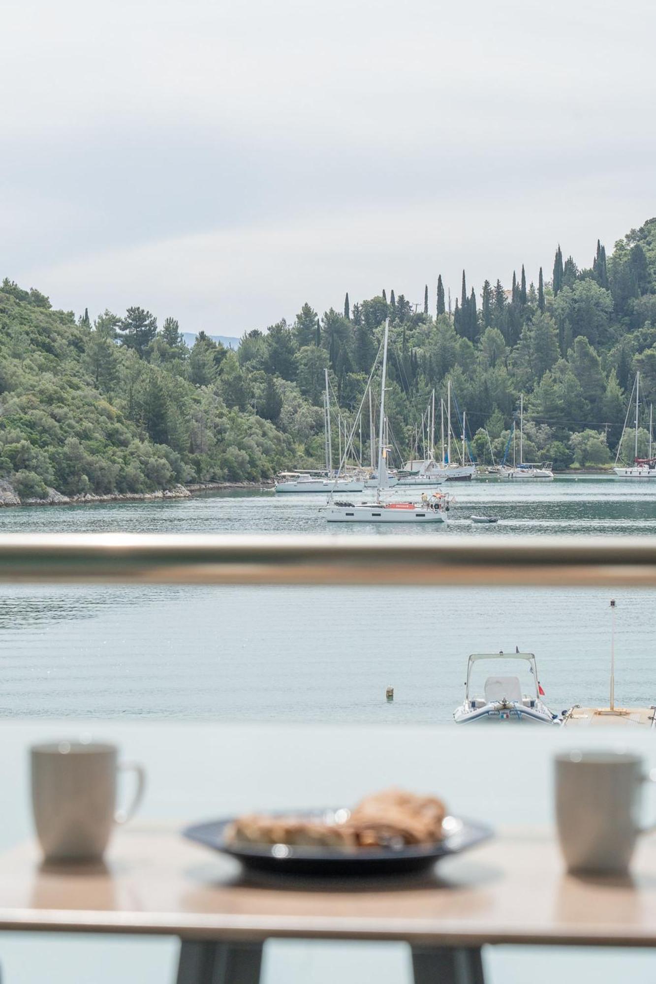 Captain's Seafront *