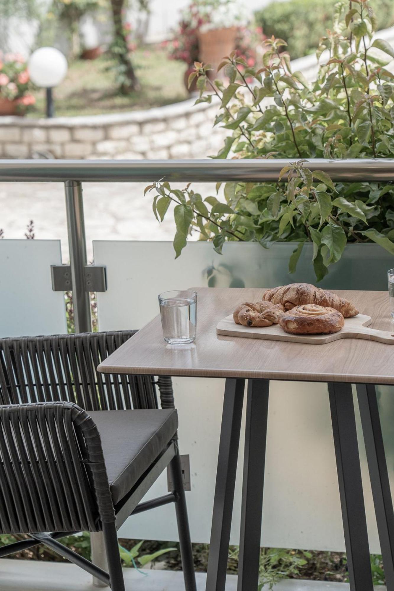 Captain's Seafront Apartment Nydri (Lefkada)